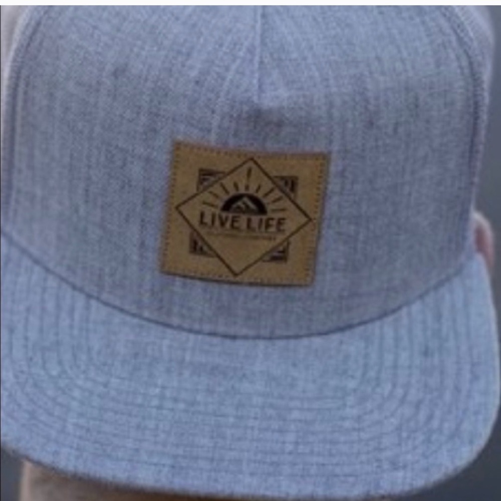 NWT! Clearance 🎉 Mens flat bill trucker hat grey live life - Picture 2 of 3